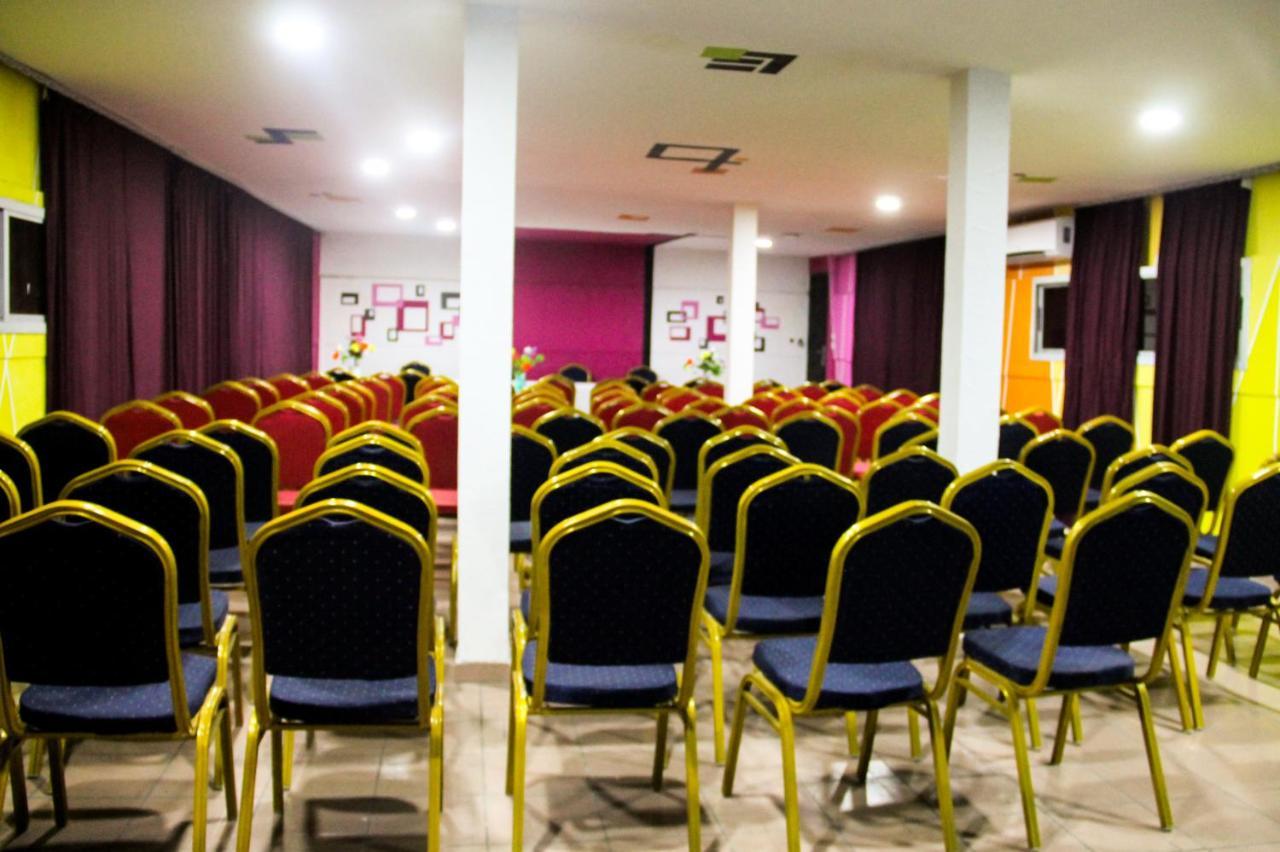 Residence Bethany Palace Abidjan Buitenkant foto