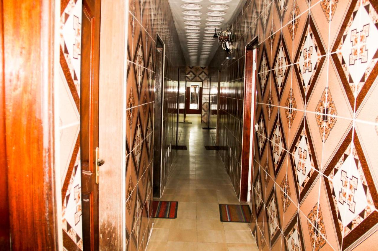 Residence Bethany Palace Abidjan Buitenkant foto