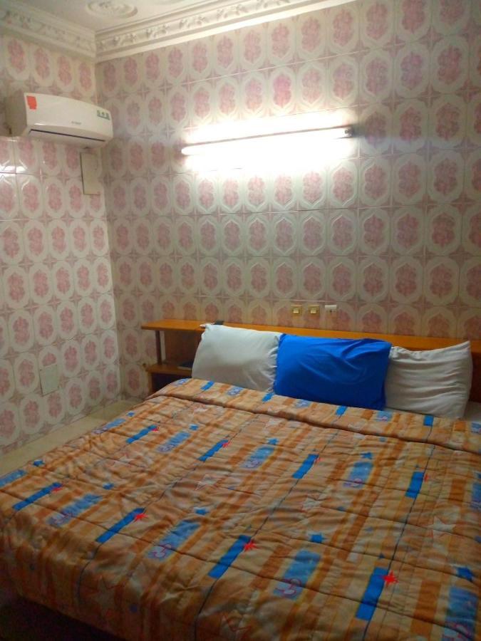 Residence Bethany Palace Abidjan Buitenkant foto